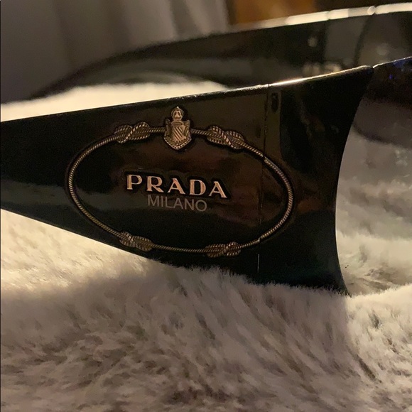 Prada sunglasses authentic - Picture 3 of 7